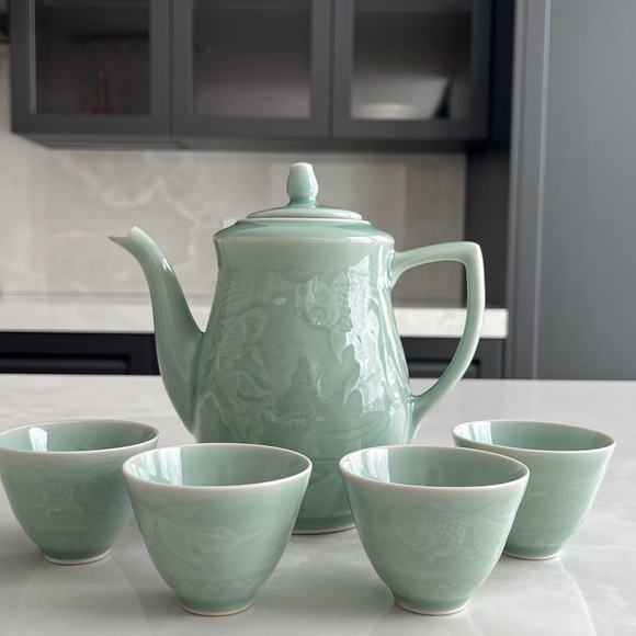 Longquan Celadon Tea Pot and 4 Tea Cups. Koi Fish. - Picture 10 of 16
